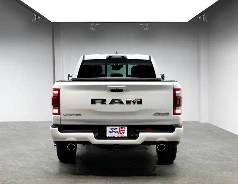 2024 RAM 1500 LIMITED thumbnail 4