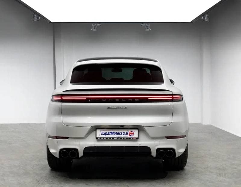 2024 Porsche Cayenne S thumbnail 4