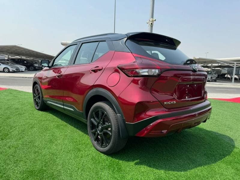2024 Nissan Kicks thumbnail 3