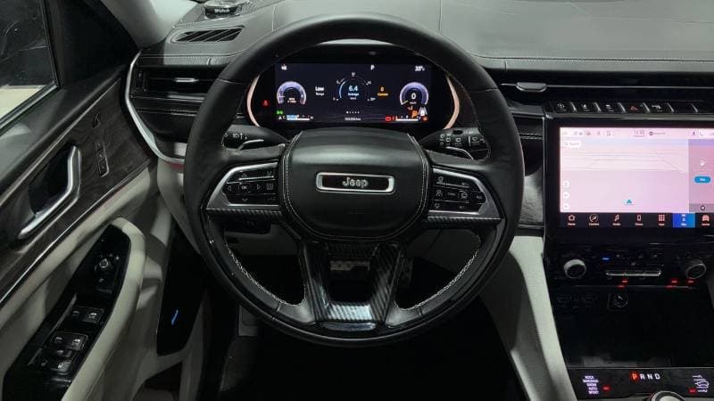2022 Jeep Grand Cherokee OVERLAND thumbnail 8