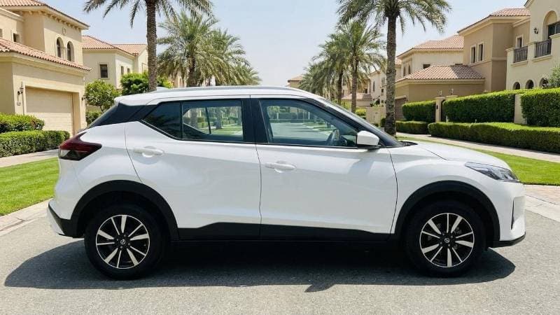 2024 Nissan Kicks S thumbnail 3