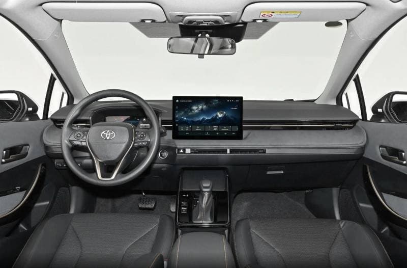 2026 Toyota Corolla XLI HEV thumbnail 6