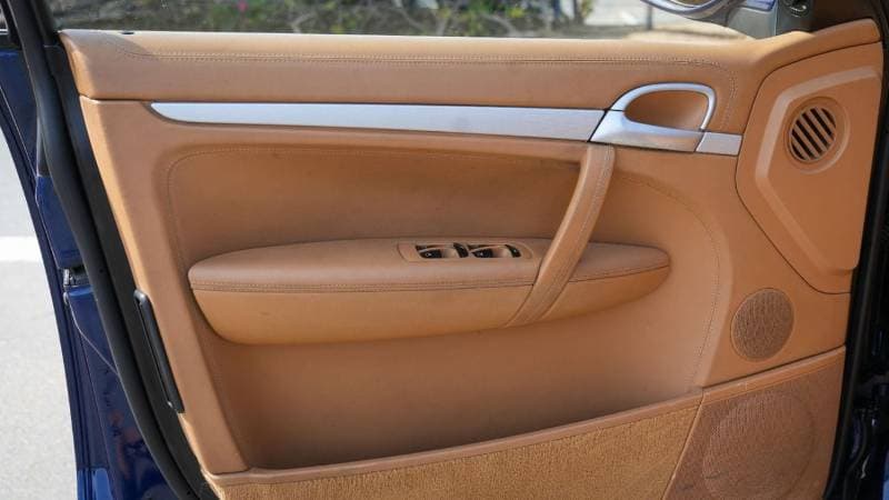 2009 Porsche Cayenne STANDARD thumbnail 4