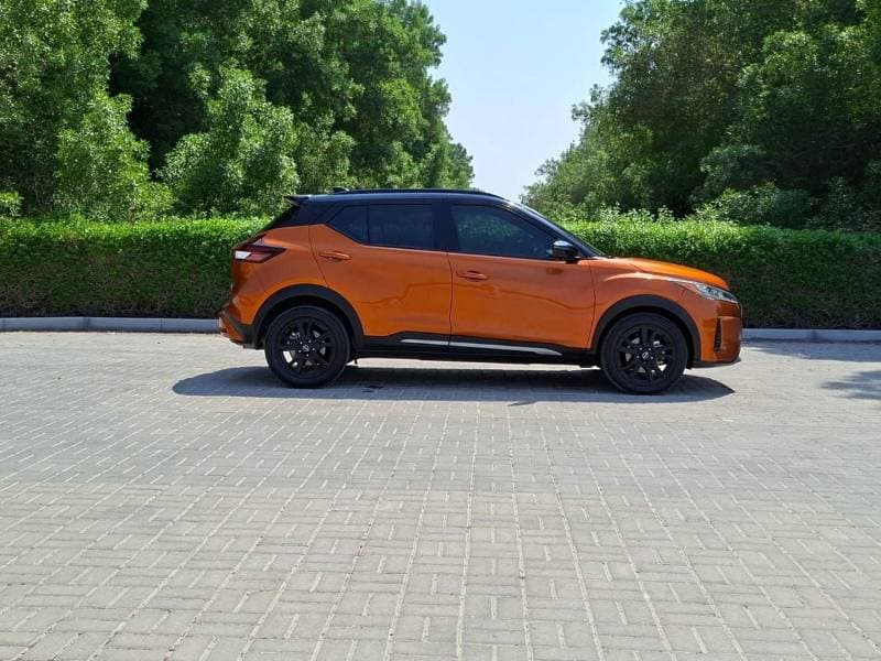 2024 Nissan Kicks SL thumbnail 6