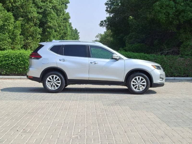 2020 Nissan Rogue SV thumbnail 4