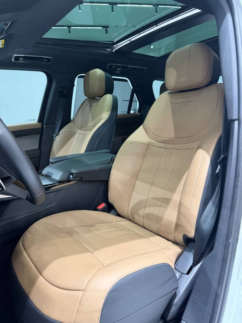 2025 Land Rover Range Rover Sport SE P360 thumbnail 8
