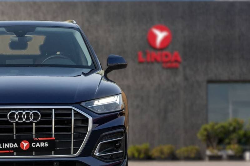2022 Audi Q5 45 TFSI Quattro 2.0L thumbnail 3