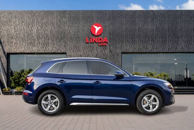 2022 Audi Q5 45 TFSI Quattro 2.0L thumbnail 7