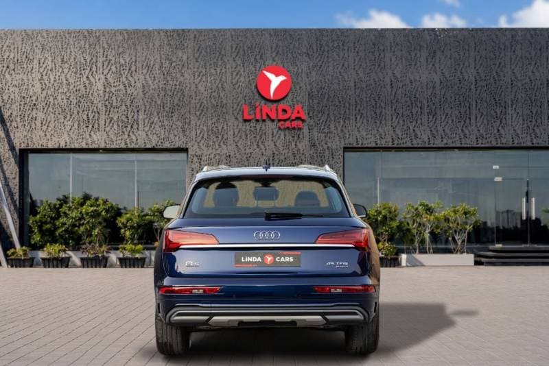 2022 Audi Q5 45 TFSI Quattro 2.0L thumbnail 4