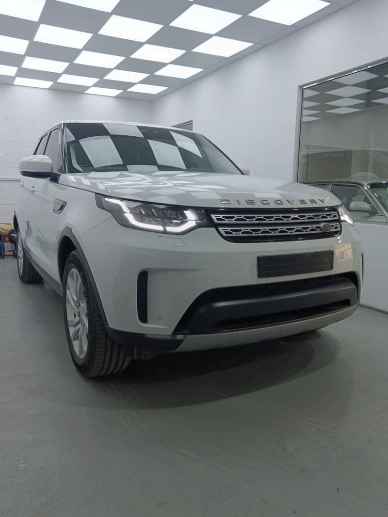2018 Land Rover Discovery HSE thumbnail 2