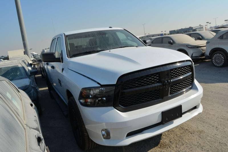 2023 RAM 1500 CLASSIC thumbnail 2