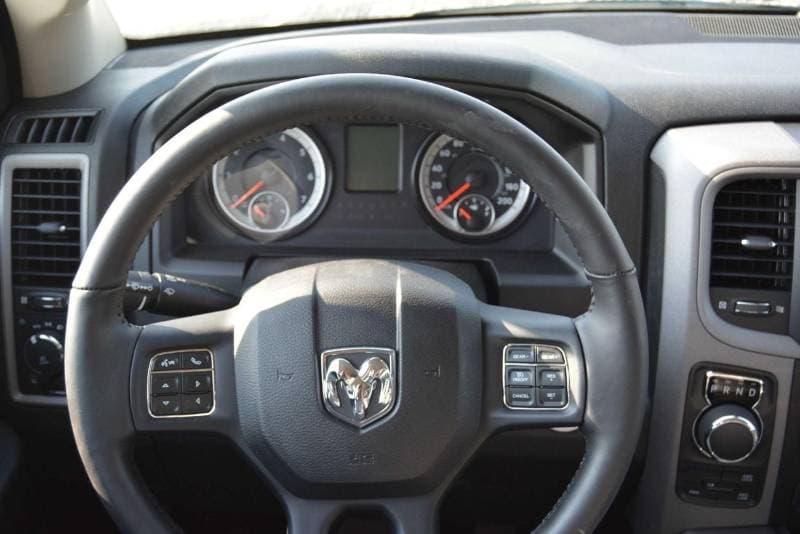 2023 RAM 1500 CLASSIC thumbnail 7