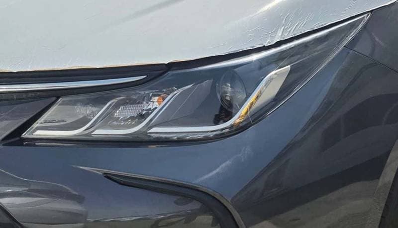 2025 Toyota Corolla XLI thumbnail 3