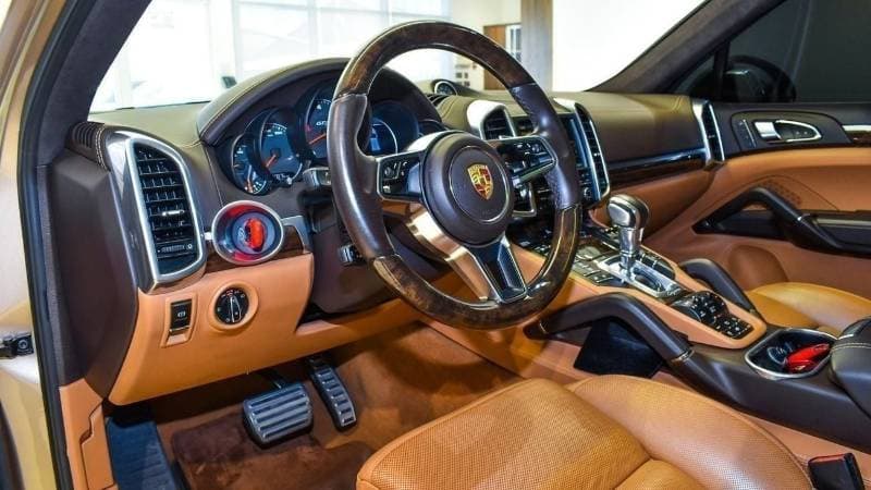 2016 Porsche Cayenne GTS thumbnail 5