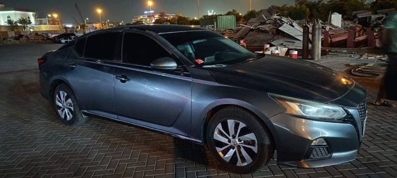 2020 Nissan Altima SV thumbnail 2