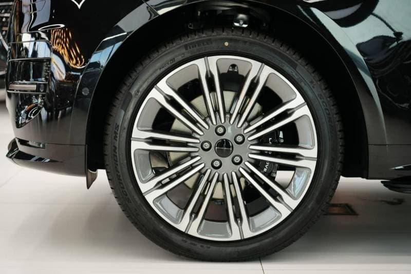 2026 Land Rover Range Rover Sport DYNAMIC SE P360 thumbnail 6