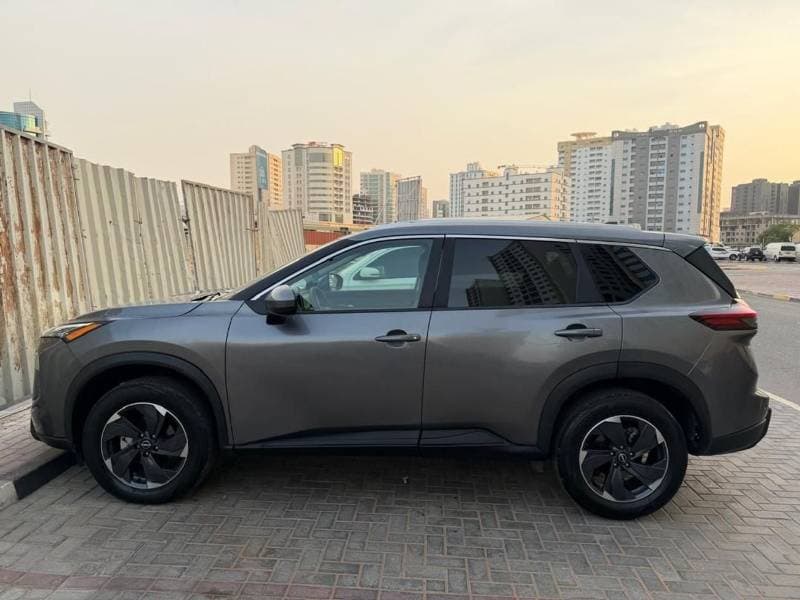 2026 Nissan Rogue thumbnail 3