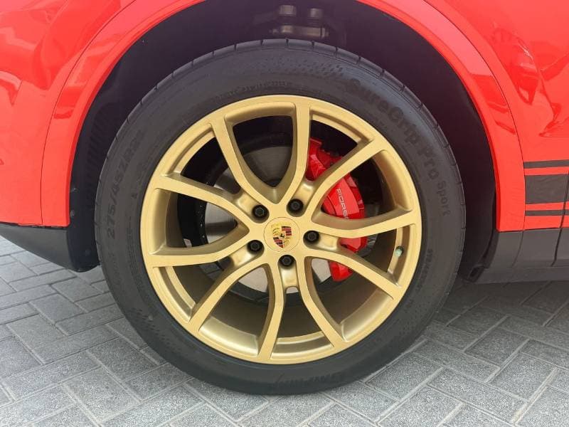 2019 Porsche Cayenne STANDARD thumbnail 5