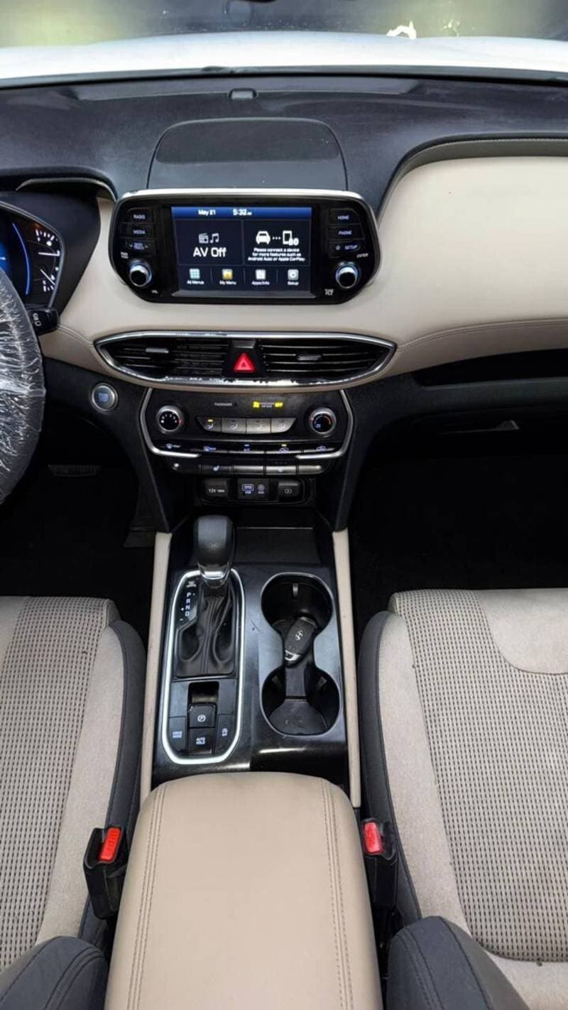 2020 Hyundai Santa Fe SEL thumbnail 6
