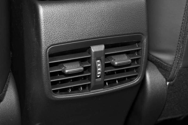 2026 Toyota Corolla XLI HEV thumbnail 6
