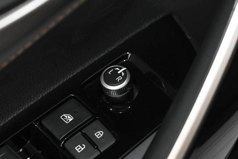 2026 Toyota Corolla XLI HEV thumbnail 8