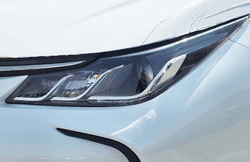 2025 Toyota Corolla XLI thumbnail 3