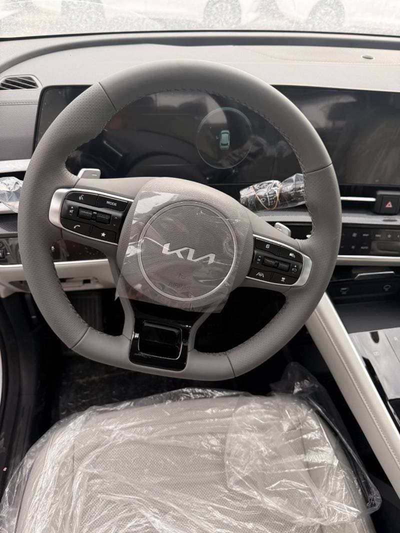 2025 Kia Sportage DLX thumbnail 6