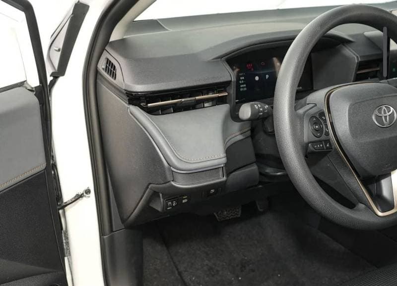 2026 Toyota Corolla XLI HEV thumbnail 5