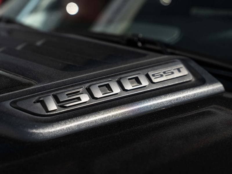 2025 RAM 1500 REBEL thumbnail 8