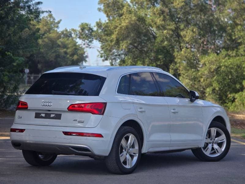 2020 Audi Q5 45 TFSI thumbnail 4