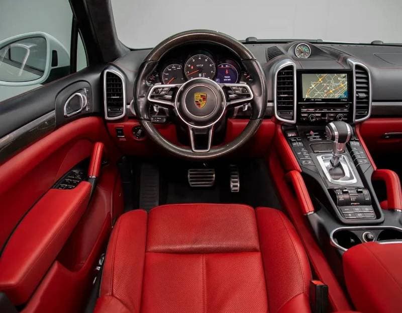 2016 Porsche Cayenne GTS thumbnail 6