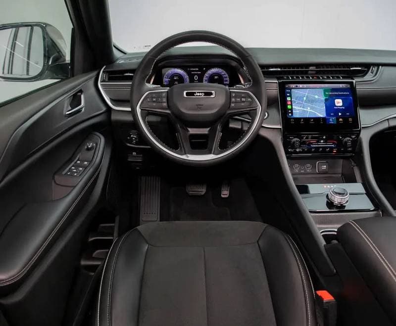 2024 Jeep Grand Cherokee ALTITUDE thumbnail 6