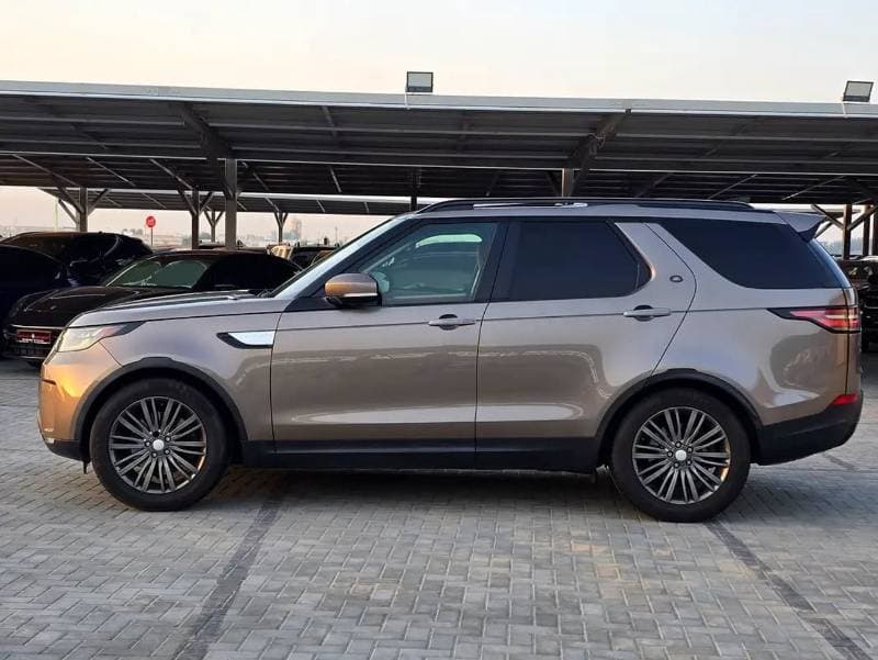 2018 Land Rover Discovery HSE thumbnail 6