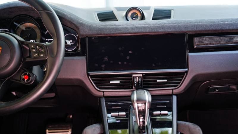 2022 Porsche Cayenne TURBO GT thumbnail 6