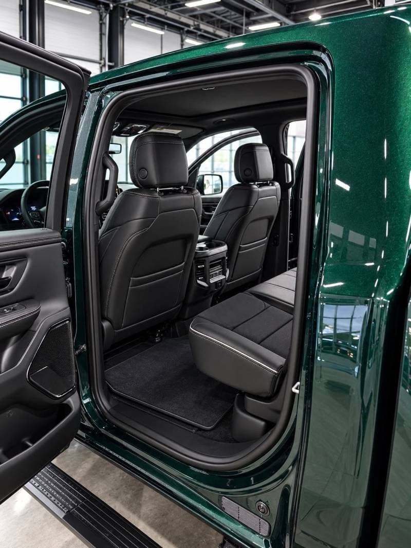 2026 RAM 1500 LIMITED thumbnail 8
