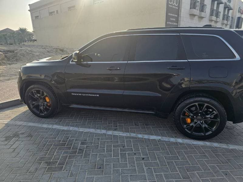 2015 Jeep Grand Cherokee SRT8 thumbnail 4