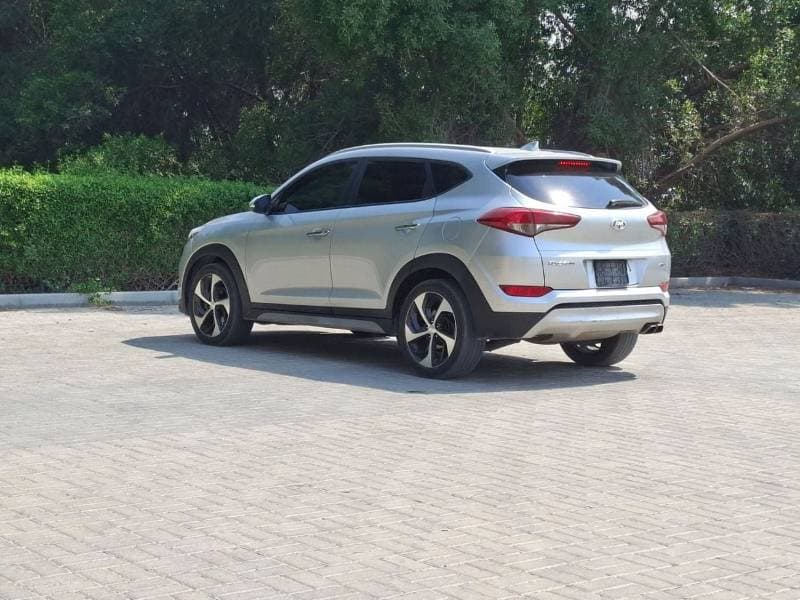 2017 Hyundai Tucson GLS thumbnail 3