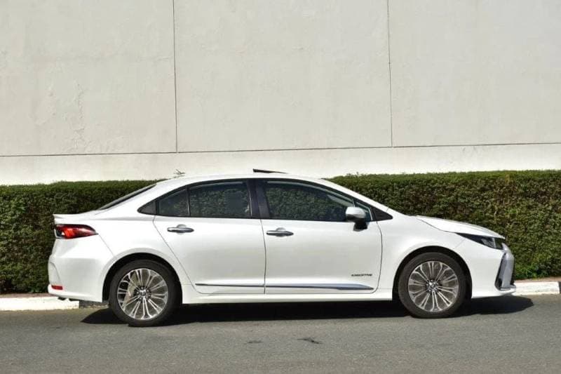 2025 Toyota Corolla XLI EXECUTIVE thumbnail 3