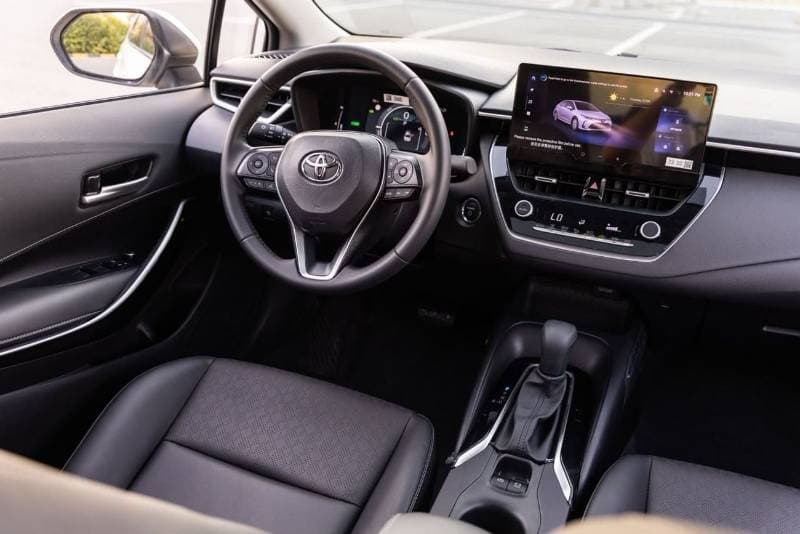 2025 Toyota Corolla XLI EXECUTIVE HEV thumbnail 4