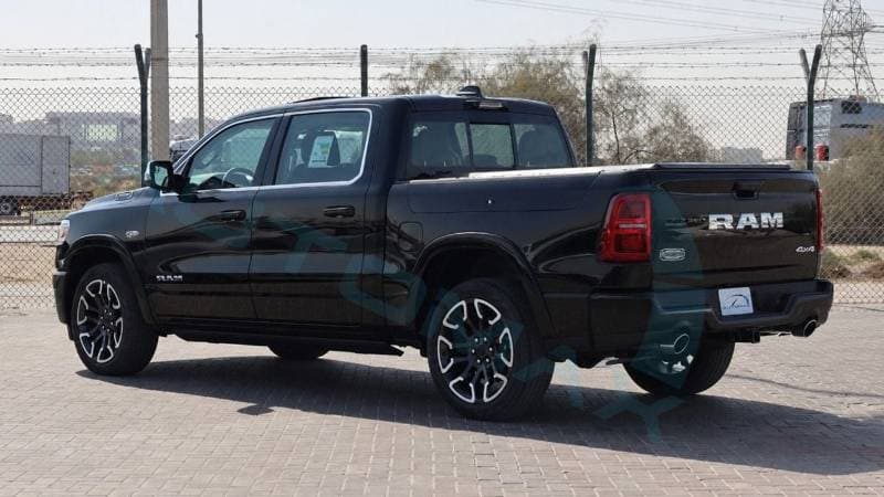 2026 RAM 1500 LIMITED thumbnail 4