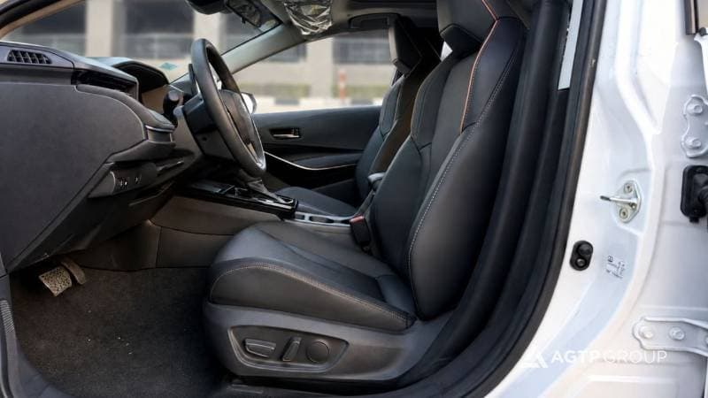 2026 Toyota Corolla XLI HEV thumbnail 7