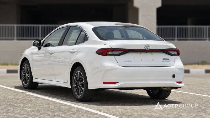 2026 Toyota Corolla XLI HEV thumbnail 4