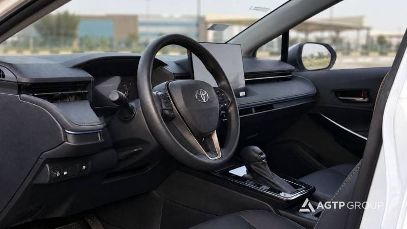 2026 Toyota Corolla XLI HEV thumbnail 8