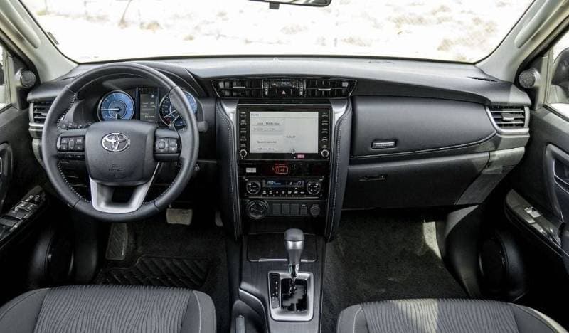 2025 Toyota Fortuner EXR thumbnail 8