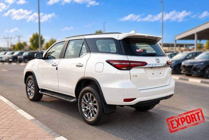 2026 Toyota Fortuner SR5 thumbnail 4