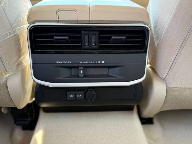 2026 Toyota Land Cruiser thumbnail 7