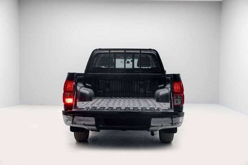 2026 Toyota Hilux SR5 thumbnail 6