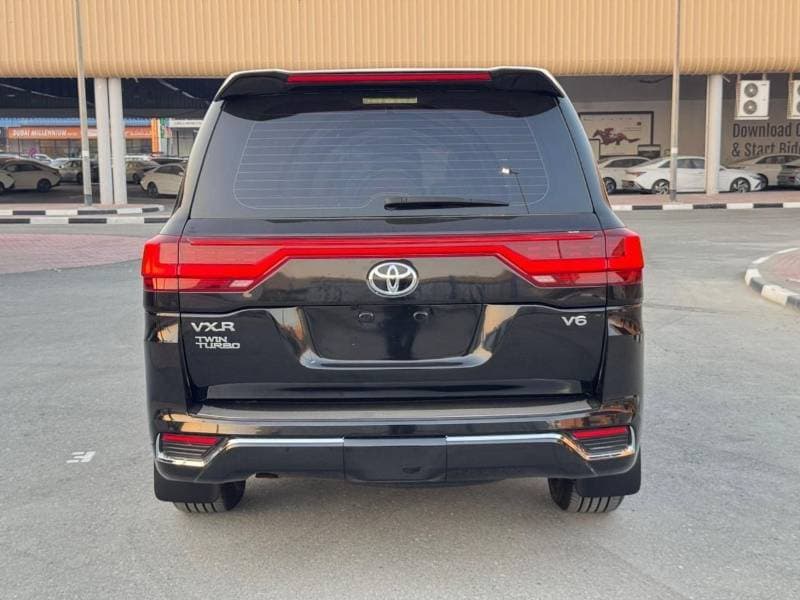 2019 Toyota Land Cruiser Vxr thumbnail 6