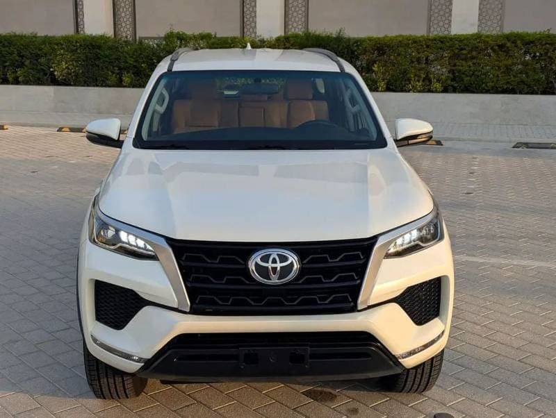 2022 Toyota Fortuner EXR thumbnail 3