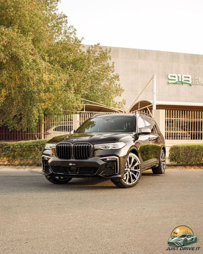 2022 BMW X7 M50i